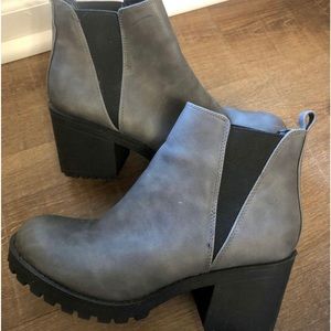 Dirty laundry Lisbon booties